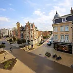 Zonnig Leopold Aan Zee De Panne