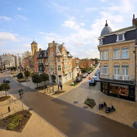 Zonnig Leopold Aan Zee De Panne